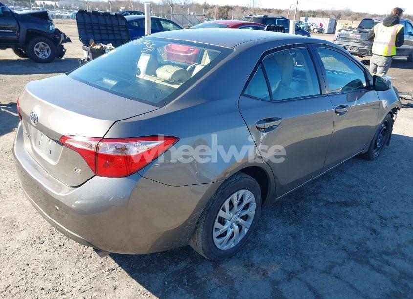 Photo 4 of 2019 Toyota Corolla LE (VIN 2T1BURHE8KC210629)