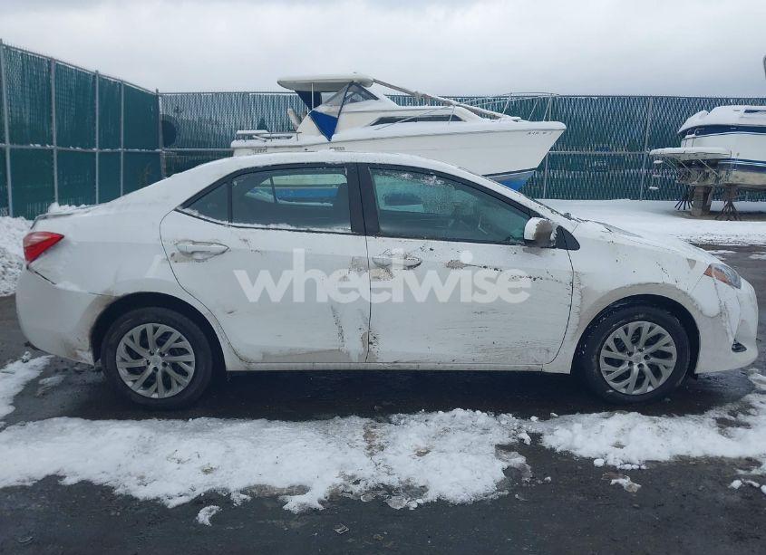 Photo 13 of 2019 Toyota Corolla LE (VIN 2T1BURHE8KC217841)