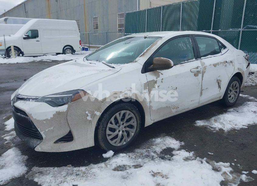 Photo 2 of 2019 Toyota Corolla LE (VIN 2T1BURHE8KC217841)