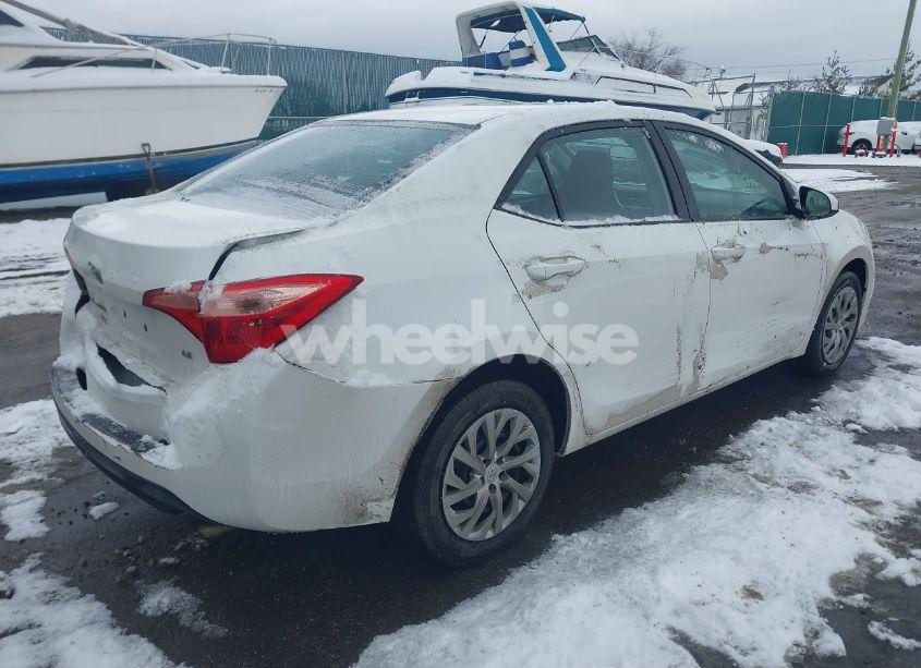 Photo 4 of 2019 Toyota Corolla LE (VIN 2T1BURHE8KC217841)