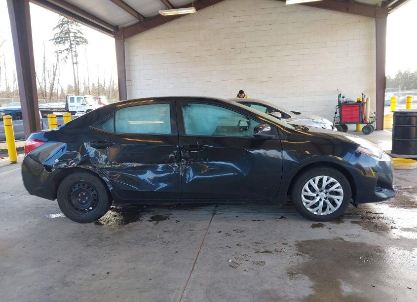 Photo 13 of 2019 Toyota Corolla LE (VIN 2T1BURHE8KC220979)