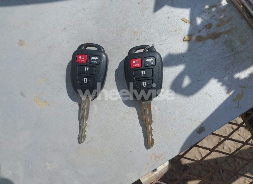 Photo 11 of 2019 Toyota Corolla SE (VIN 2T1BURHE8KC234462)