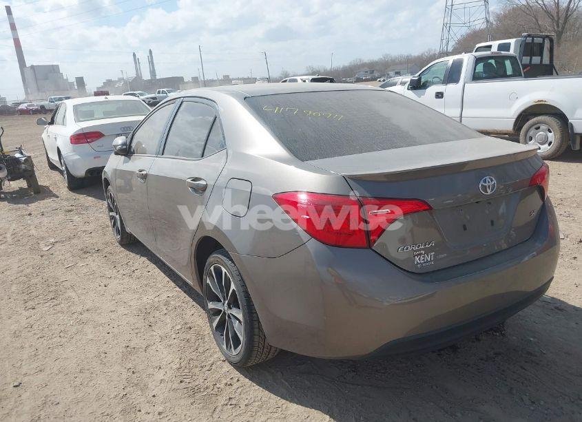 Photo 3 of 2019 Toyota Corolla SE (VIN 2T1BURHE8KC234462)