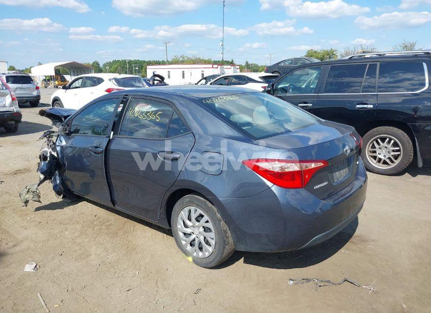 Photo 3 of 2019 Toyota Corolla LE (VIN 2T1BURHE8KC246806)