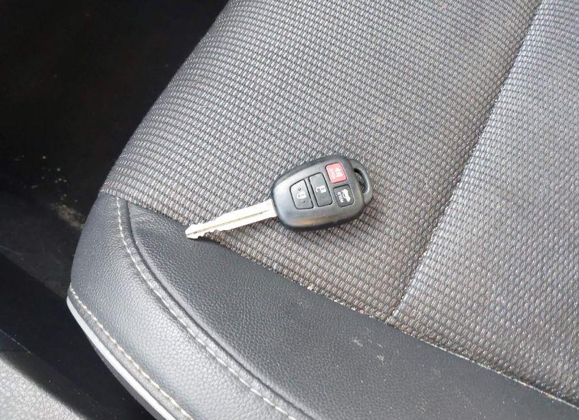 Photo 11 of 2014 Toyota Corolla S PLUS (VIN 2T1BURHE9EC056274)