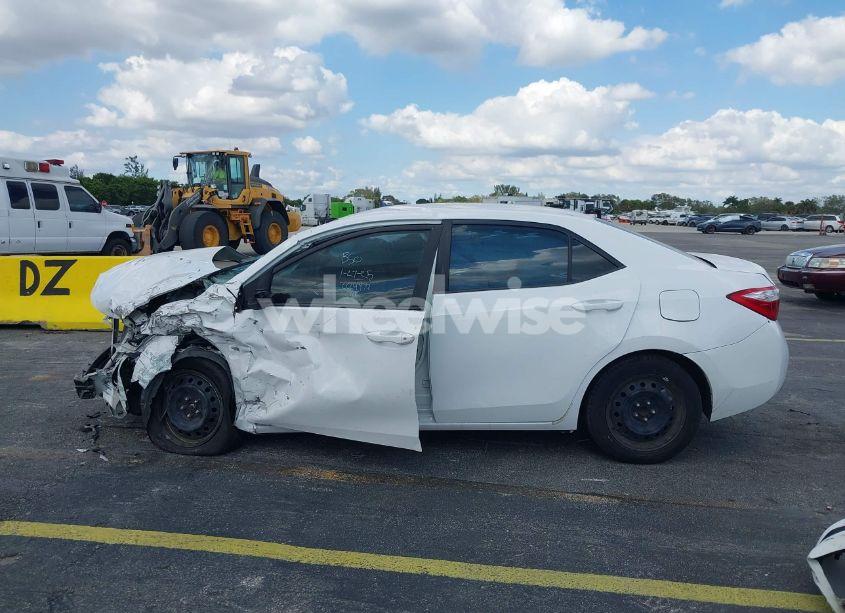 Photo 15 of 2014 Toyota Corolla LE (VIN 2T1BURHE9EC204472)