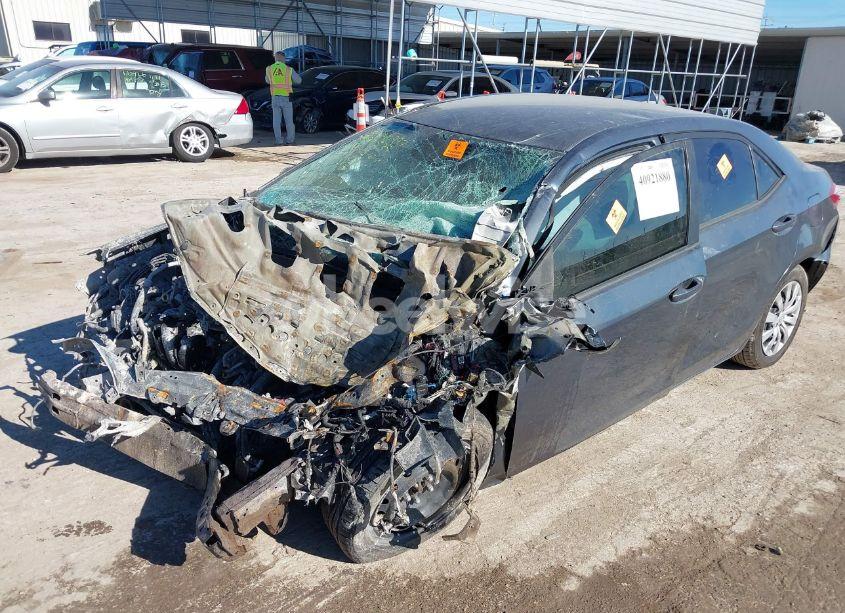 Photo 2 of 2015 Toyota Corolla LE (VIN 2T1BURHE9FC291534)