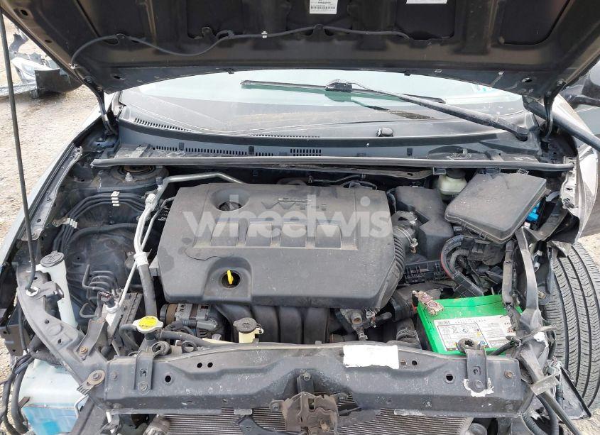 Photo 10 of 2015 Toyota Corolla LE (VIN 2T1BURHE9FC321518)