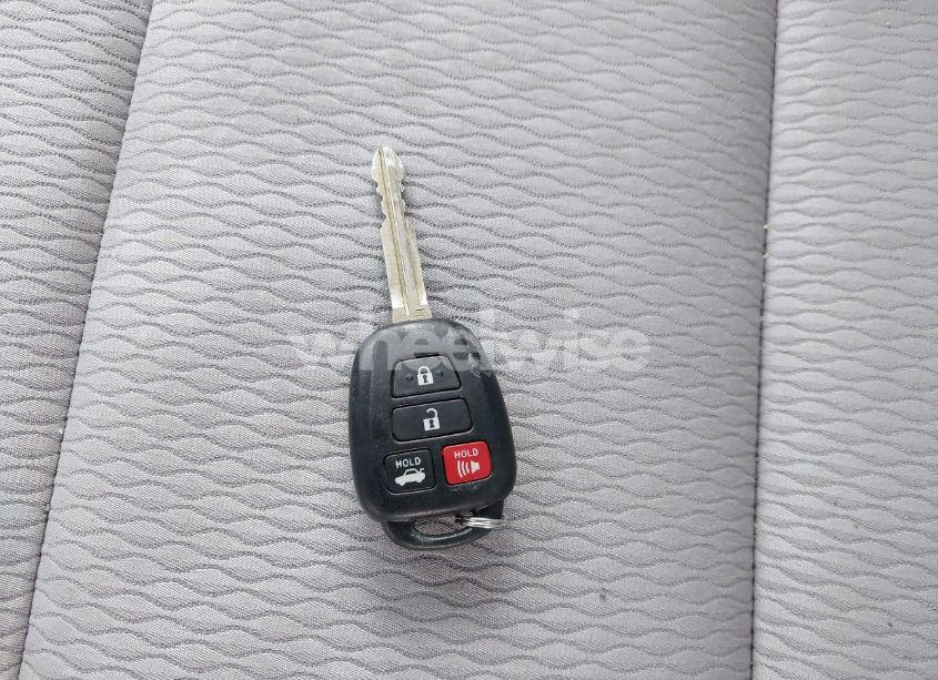 Photo 11 of 2015 Toyota Corolla LE (VIN 2T1BURHE9FC321518)