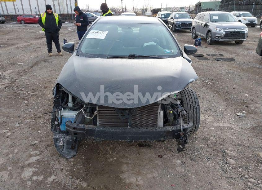 Photo 6 of 2015 Toyota Corolla LE (VIN 2T1BURHE9FC321518)