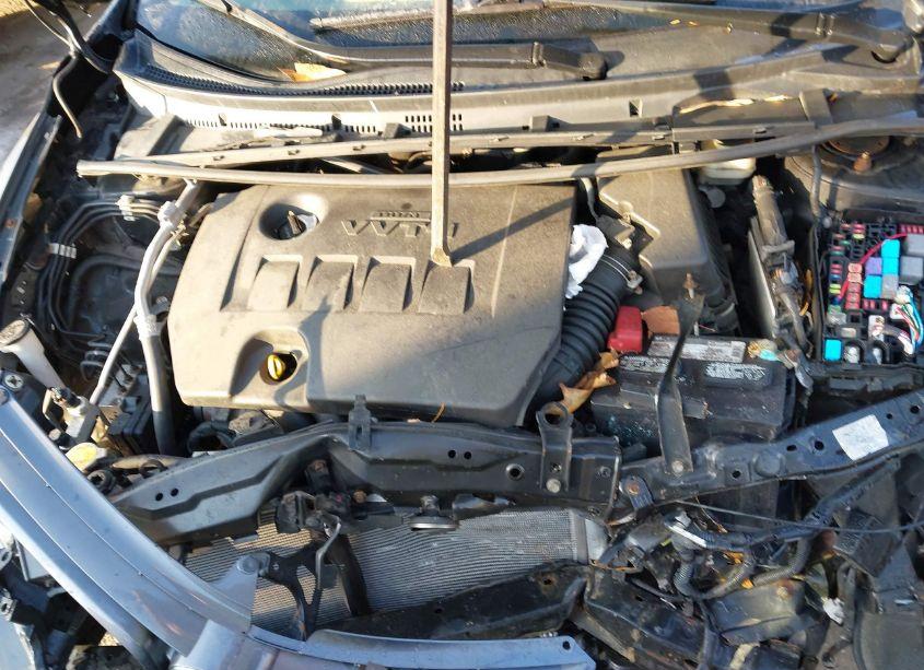 Photo 10 of 2015 Toyota Corolla LE (VIN 2T1BURHE9FC321888)