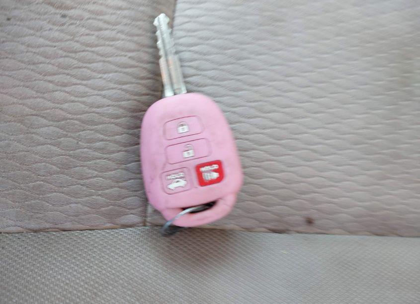 Photo 11 of 2015 Toyota Corolla LE (VIN 2T1BURHE9FC321888)