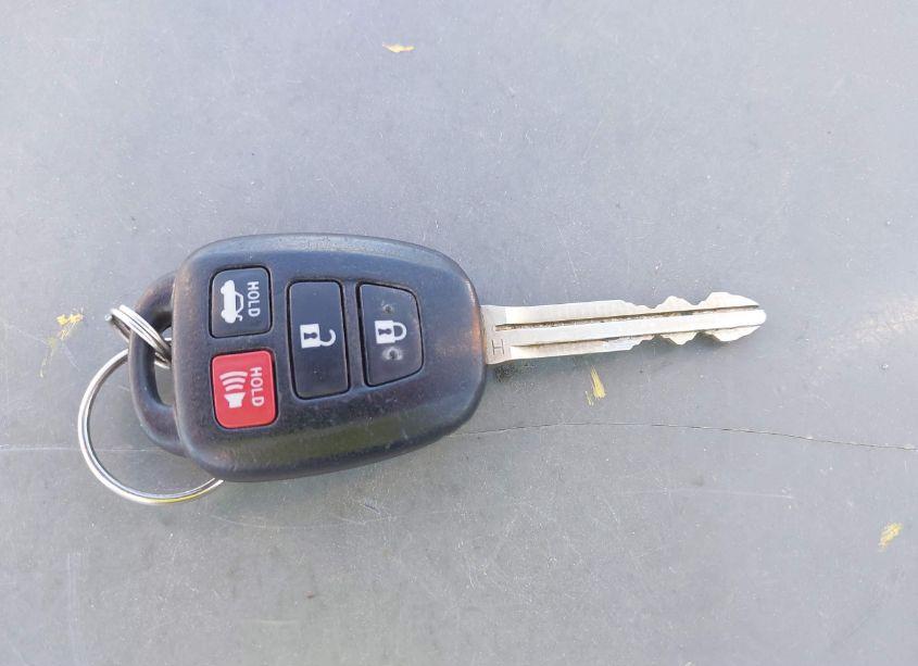 Photo 11 of 2015 Toyota Corolla LE (VIN 2T1BURHE9FC332471)