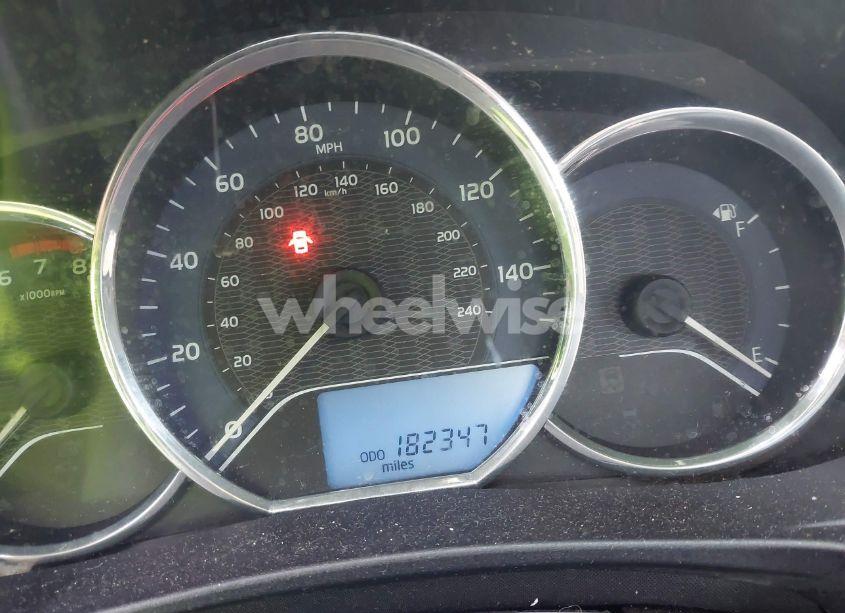 Photo 15 of 2015 Toyota Corolla LE (VIN 2T1BURHE9FC335953)