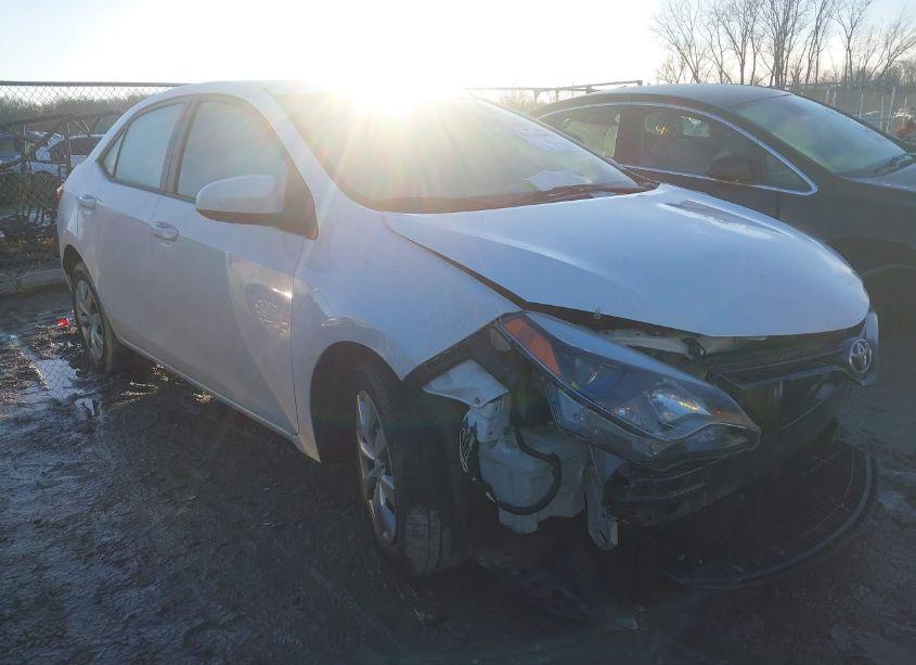 2015 Toyota Corolla LE (VIN 2T1BURHE9FC378009) main photo