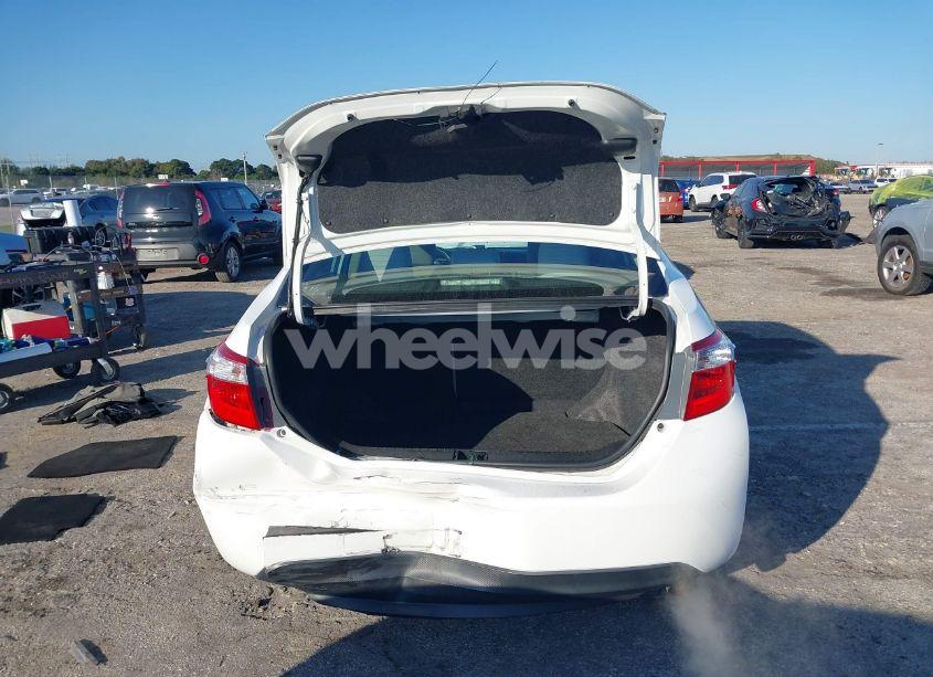 Photo 16 of 2015 Toyota Corolla LE (VIN 2T1BURHE9FC426477)