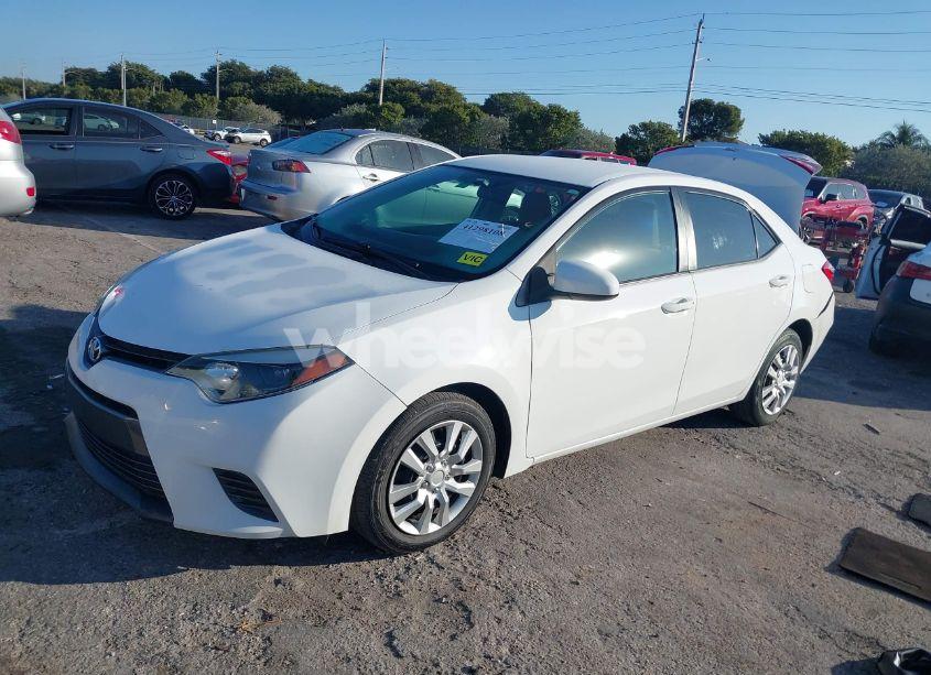 Photo 2 of 2015 Toyota Corolla LE (VIN 2T1BURHE9FC426477)