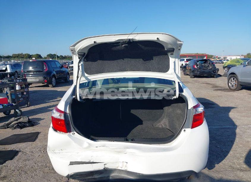 Photo 6 of 2015 Toyota Corolla LE (VIN 2T1BURHE9FC426477)