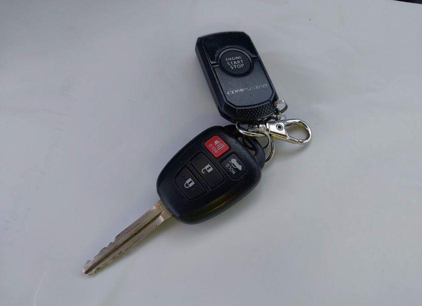 Photo 11 of 2015 Toyota Corolla LE (VIN 2T1BURHE9FC429931)