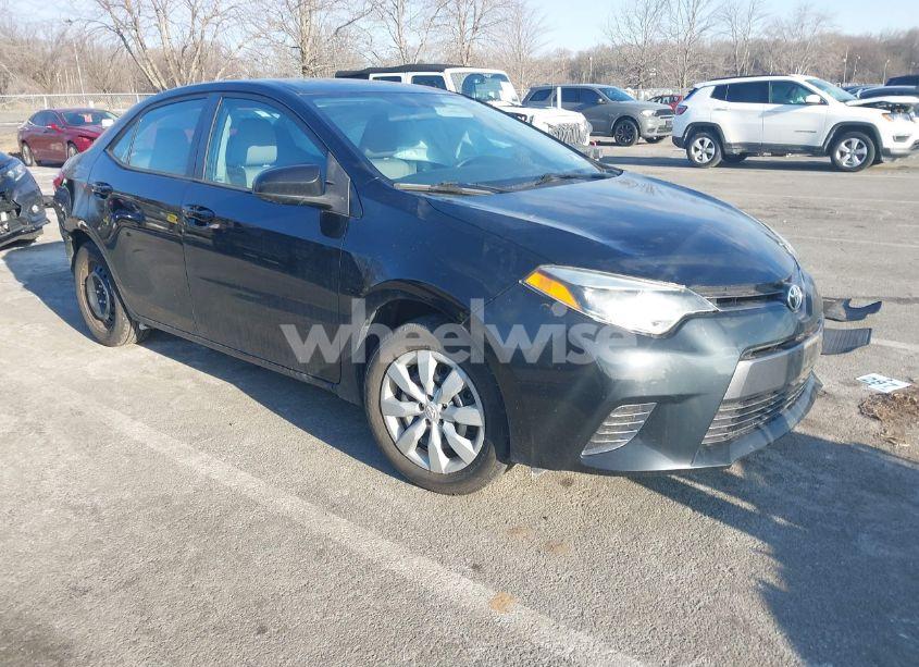 2015 Toyota Corolla LE (VIN 2T1BURHE9FC447863) main photo