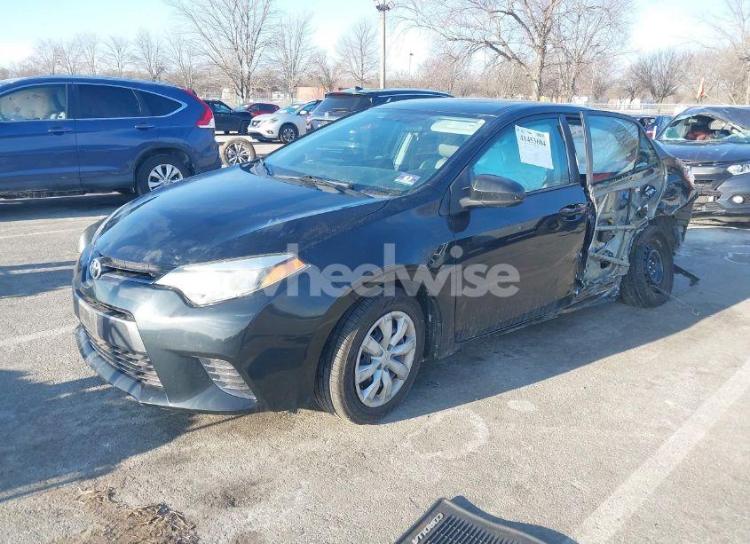 Photo 2 of 2015 Toyota Corolla LE (VIN 2T1BURHE9FC447863)