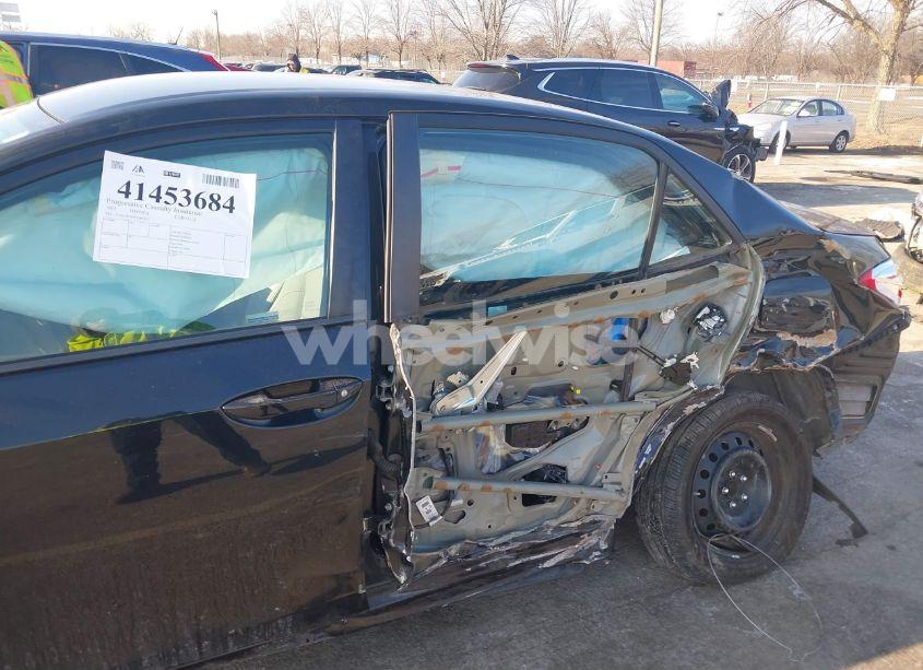 Photo 6 of 2015 Toyota Corolla LE (VIN 2T1BURHE9FC447863)