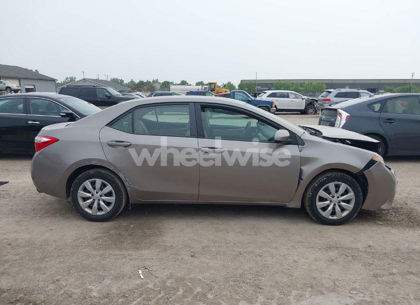 Photo 13 of 2015 Toyota Corolla LE (VIN 2T1BURHE9FC458278)