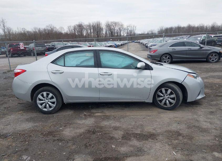 Photo 13 of 2015 Toyota Corolla LE (VIN 2T1BURHE9FC467210)