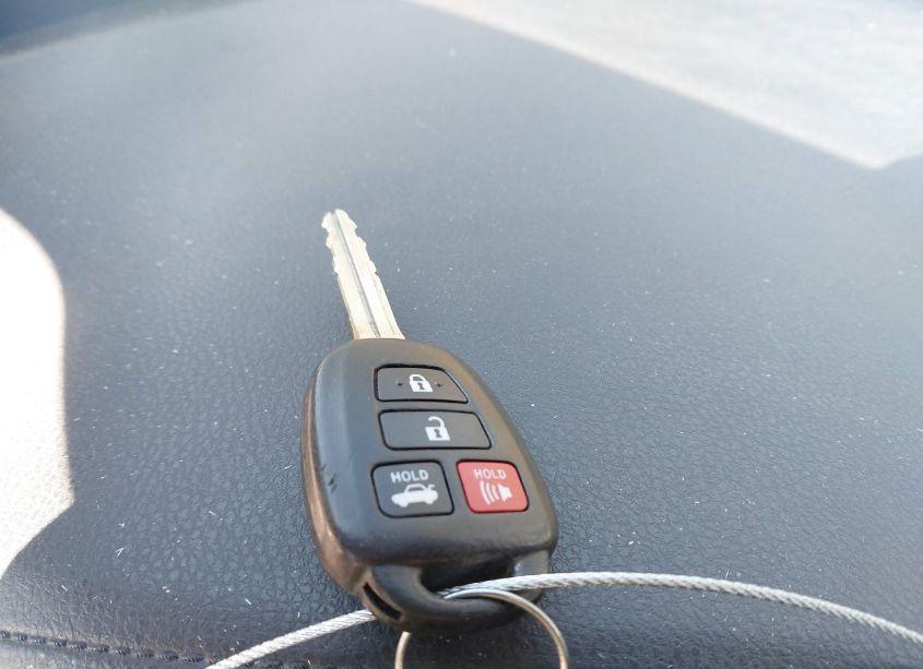 Photo 11 of 2016 Toyota Corolla LE (VIN 2T1BURHE9GC517427)