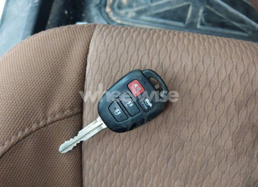 Photo 11 of 2016 Toyota Corolla LE (VIN 2T1BURHE9GC526970)