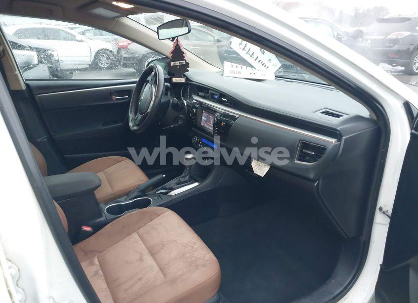 Photo 5 of 2016 Toyota Corolla LE (VIN 2T1BURHE9GC526970)