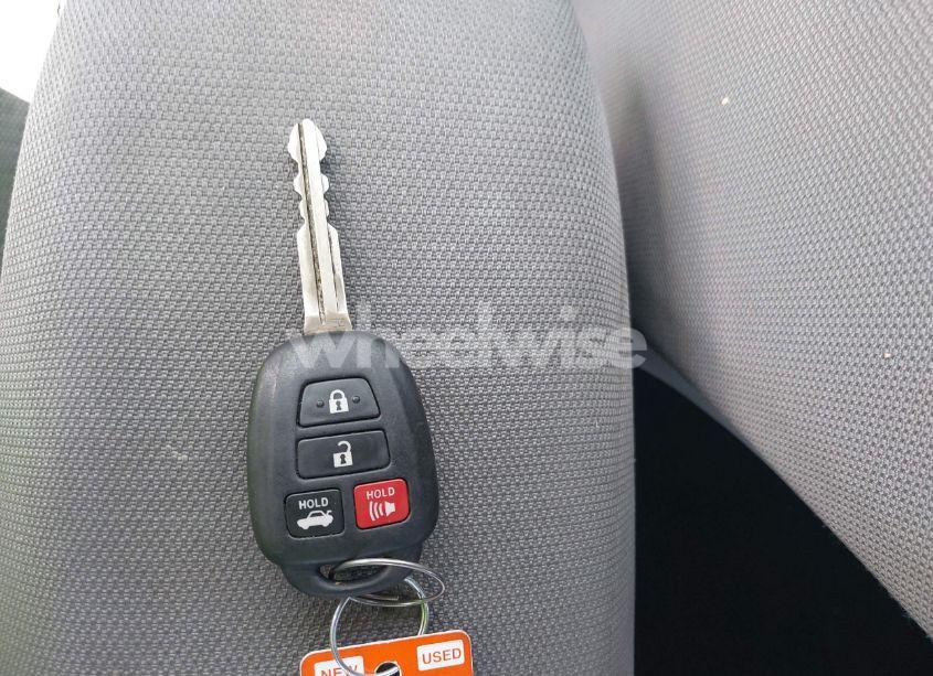 Photo 11 of 2016 Toyota Corolla LE (VIN 2T1BURHE9GC552369)