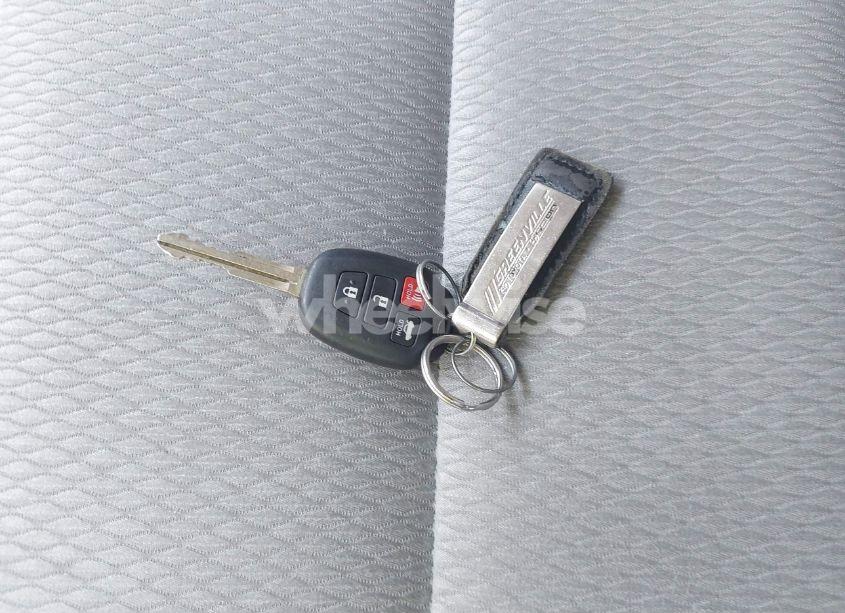 Photo 11 of 2016 Toyota Corolla LE (VIN 2T1BURHE9GC673001)