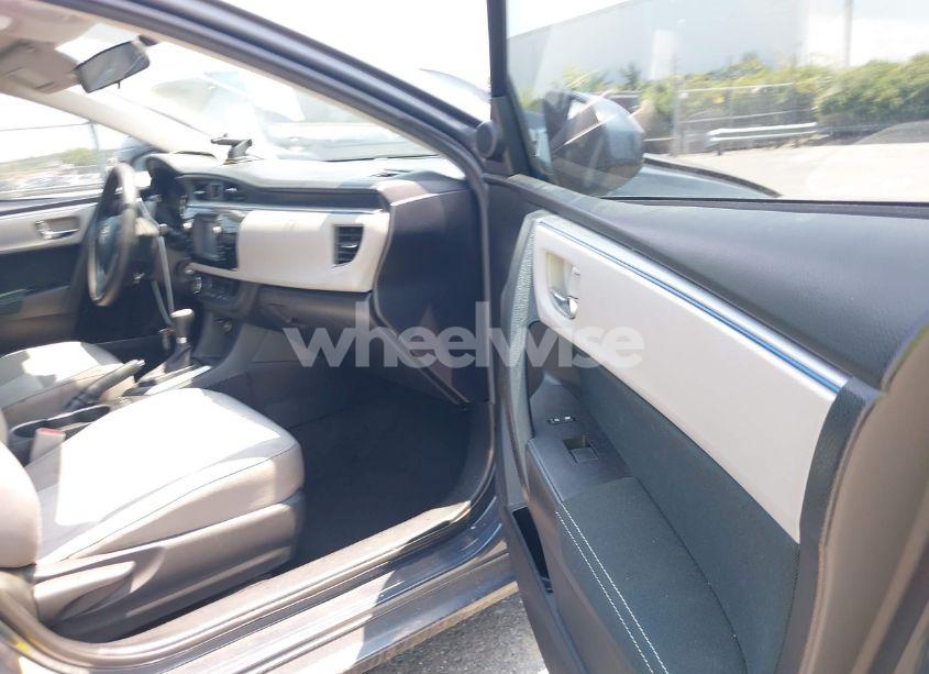 Photo 5 of 2016 Toyota Corolla LE (VIN 2T1BURHE9GC673001)