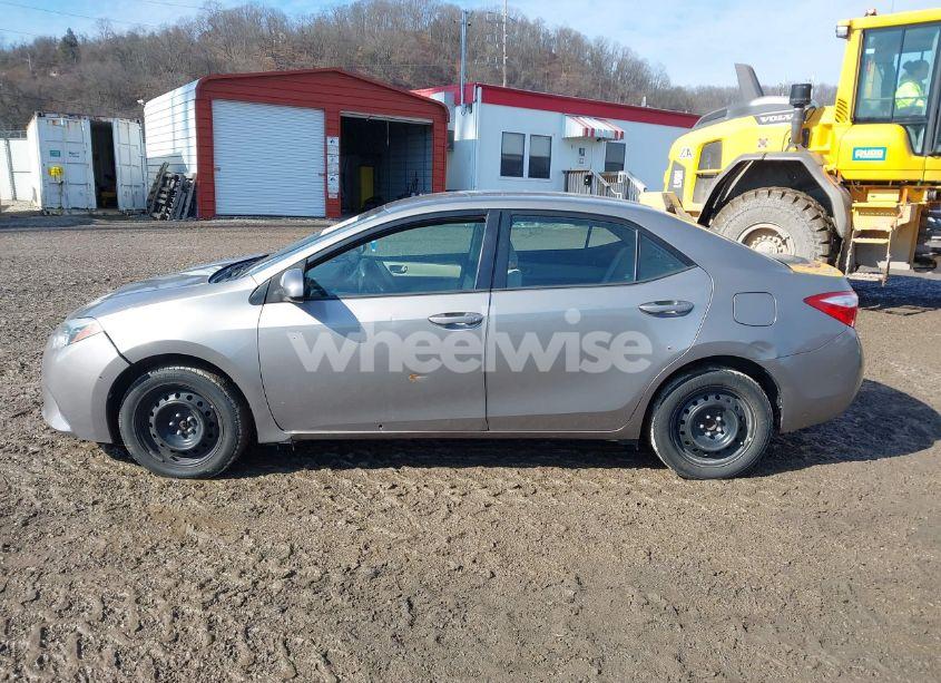 Photo 14 of 2016 Toyota Corolla LE (VIN 2T1BURHE9GC679218)