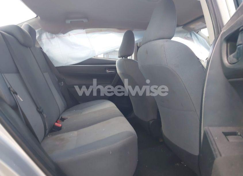 Photo 8 of 2016 Toyota Corolla L (VIN 2T1BURHE9GC713951)