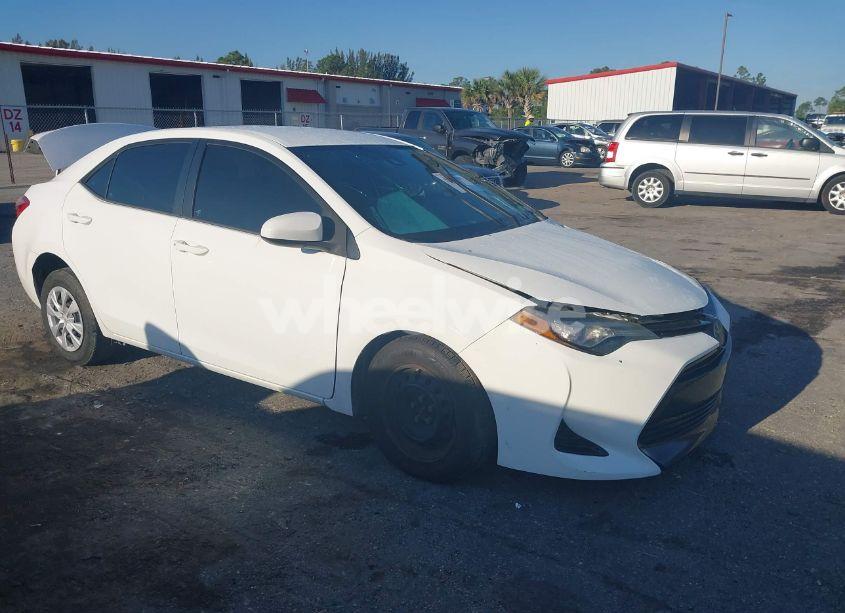 2017 Toyota Corolla L (VIN 2T1BURHE9HC752847) main photo