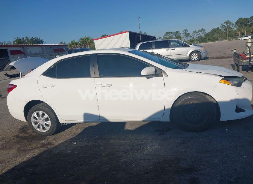 Photo 13 of 2017 Toyota Corolla L (VIN 2T1BURHE9HC752847)