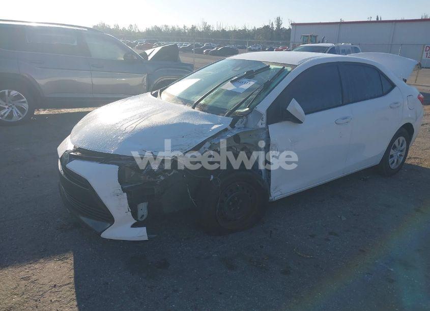 Photo 2 of 2017 Toyota Corolla L (VIN 2T1BURHE9HC752847)