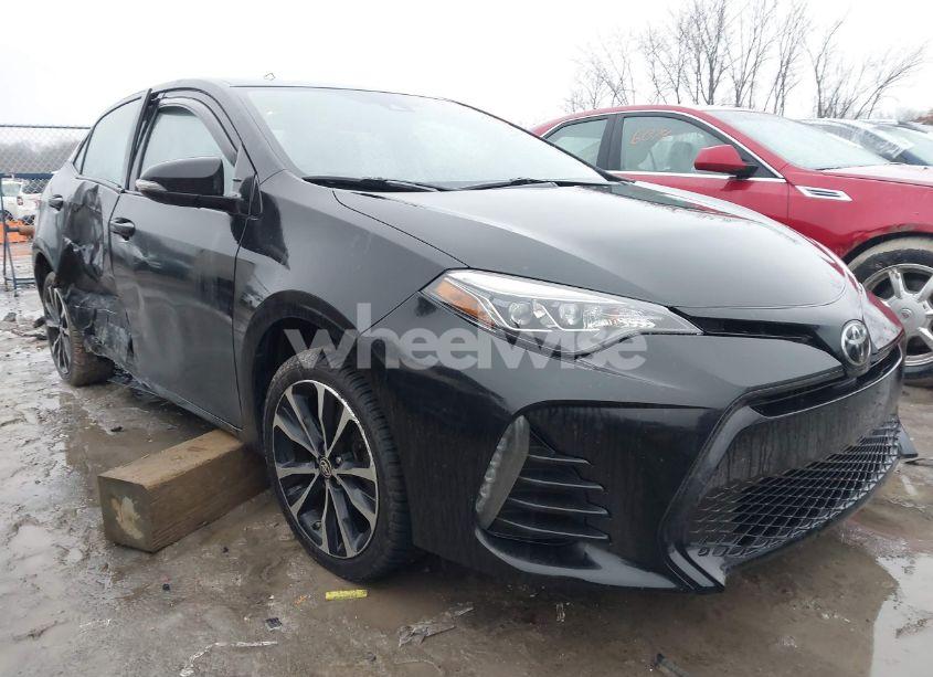 2017 Toyota Corolla SE (VIN 2T1BURHE9HC753707) main photo