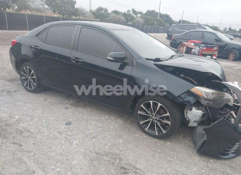 2017 Toyota Corolla SE (VIN 2T1BURHE9HC755361) main photo