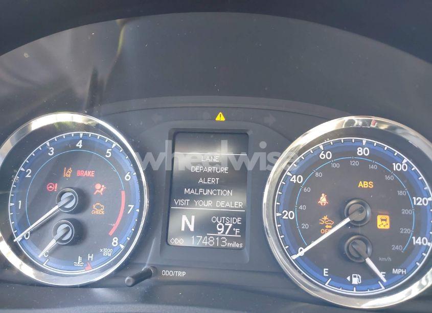 Photo 7 of 2017 Toyota Corolla LE (VIN 2T1BURHE9HC756946)