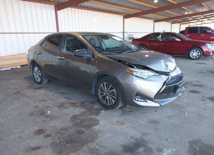 2017 Toyota Corolla XLE (VIN 2T1BURHE9HC758423) main photo