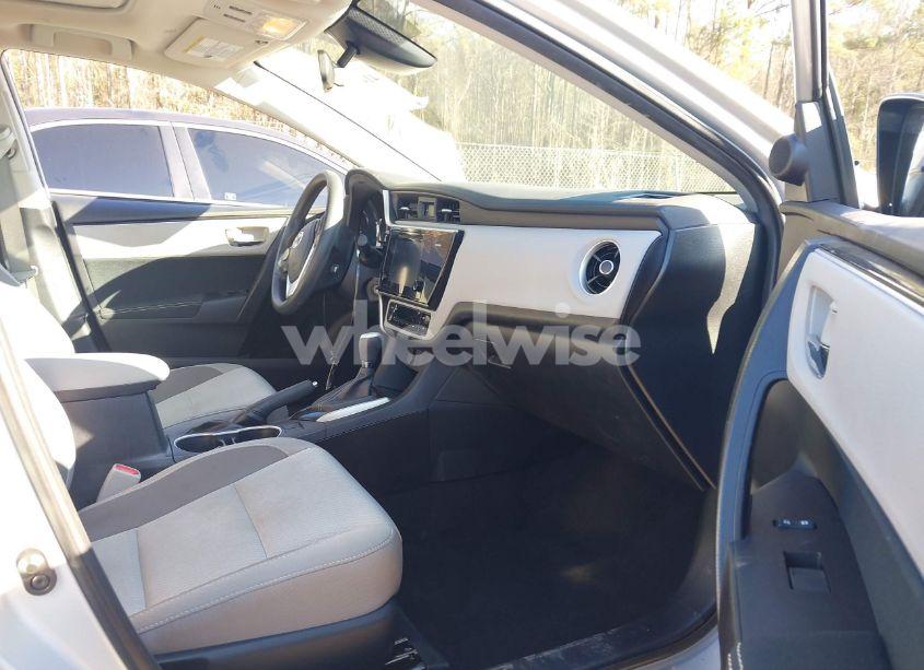 Photo 5 of 2017 Toyota Corolla L/LE/XLE/SE/XSE (VIN 2T1BURHE9HC764223)