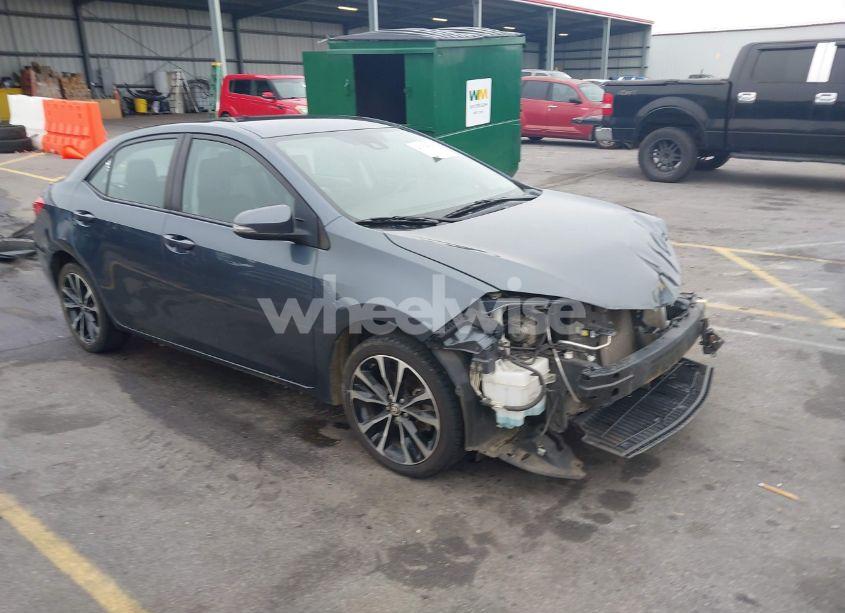 2017 Toyota Corolla SE (VIN 2T1BURHE9HC764285) main photo