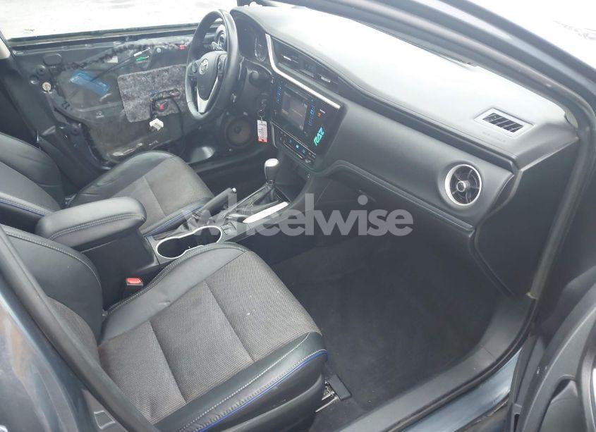 Photo 5 of 2017 Toyota Corolla SE (VIN 2T1BURHE9HC764285)