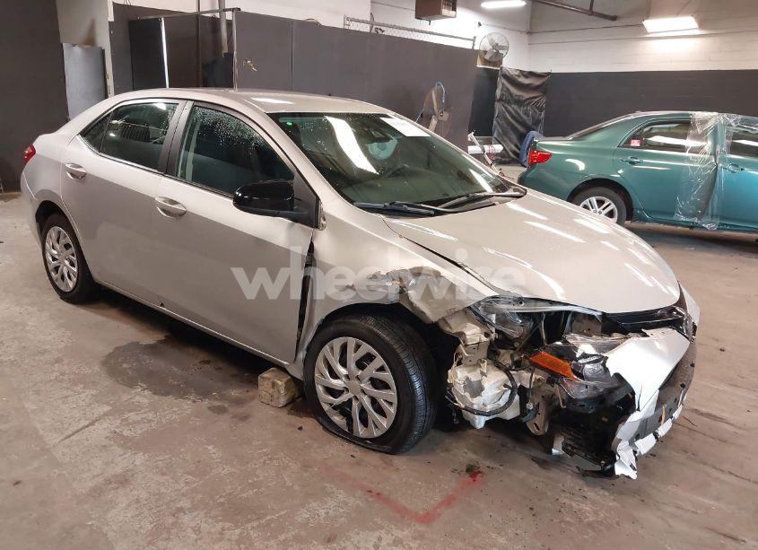 2017 Toyota Corolla LE (VIN 2T1BURHE9HC767249) main photo