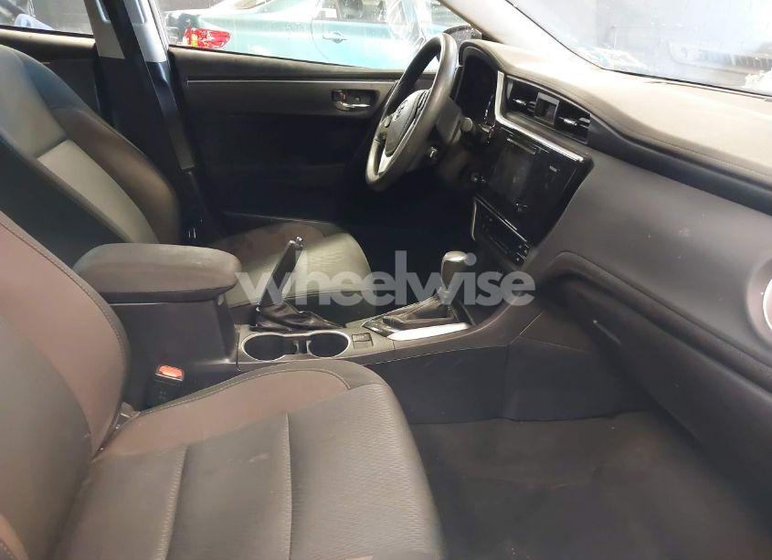 Photo 5 of 2017 Toyota Corolla LE (VIN 2T1BURHE9HC767249)