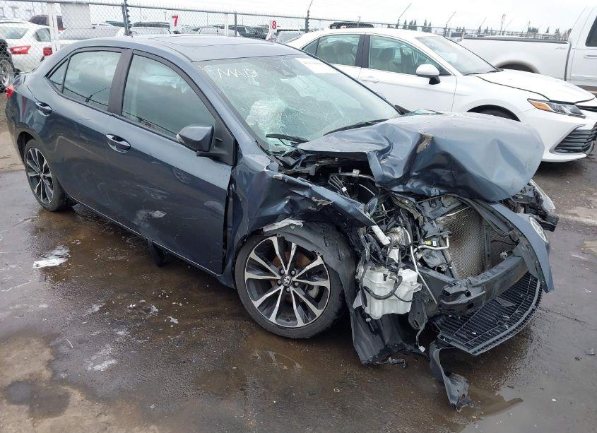 2017 Toyota Corolla L/LE/XLE/SE/XSE (VIN 2T1BURHE9HC770118) main photo