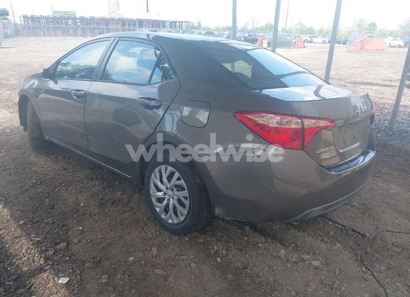 Photo 3 of 2017 Toyota Corolla LE (VIN 2T1BURHE9HC775450)